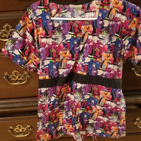 Scrub top - Picture 1 of 2